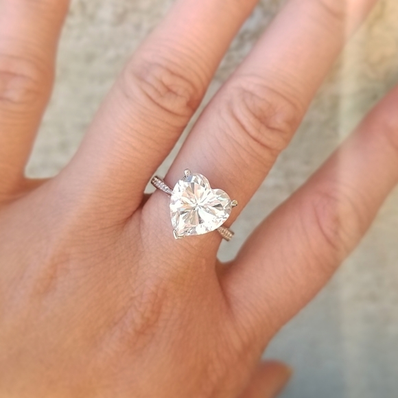 💎NEW💎 3.5 CARAT SIMULATED HEART DIAMOND RING - Picture 4 of 8
